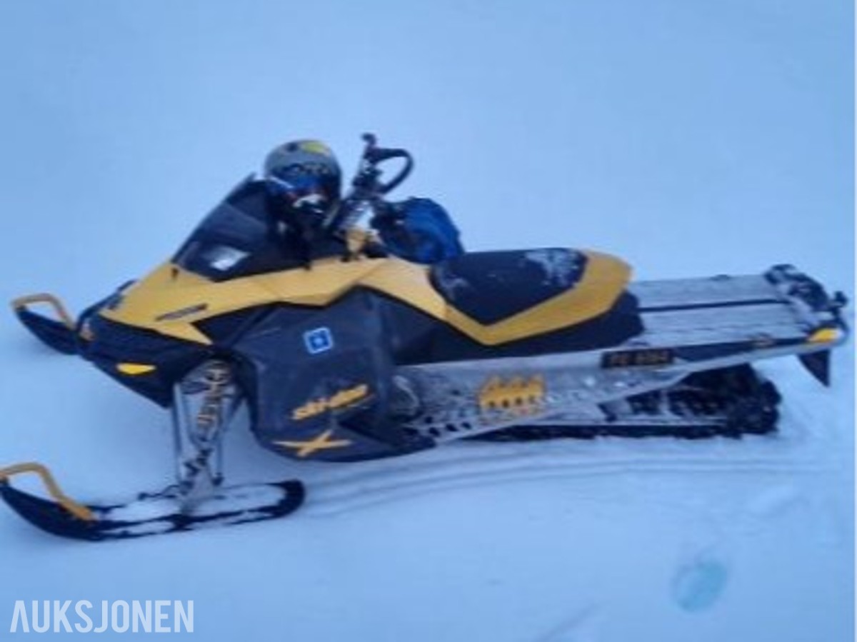 2008 Ski-Doo Summit snøscooter - ingen minstepris