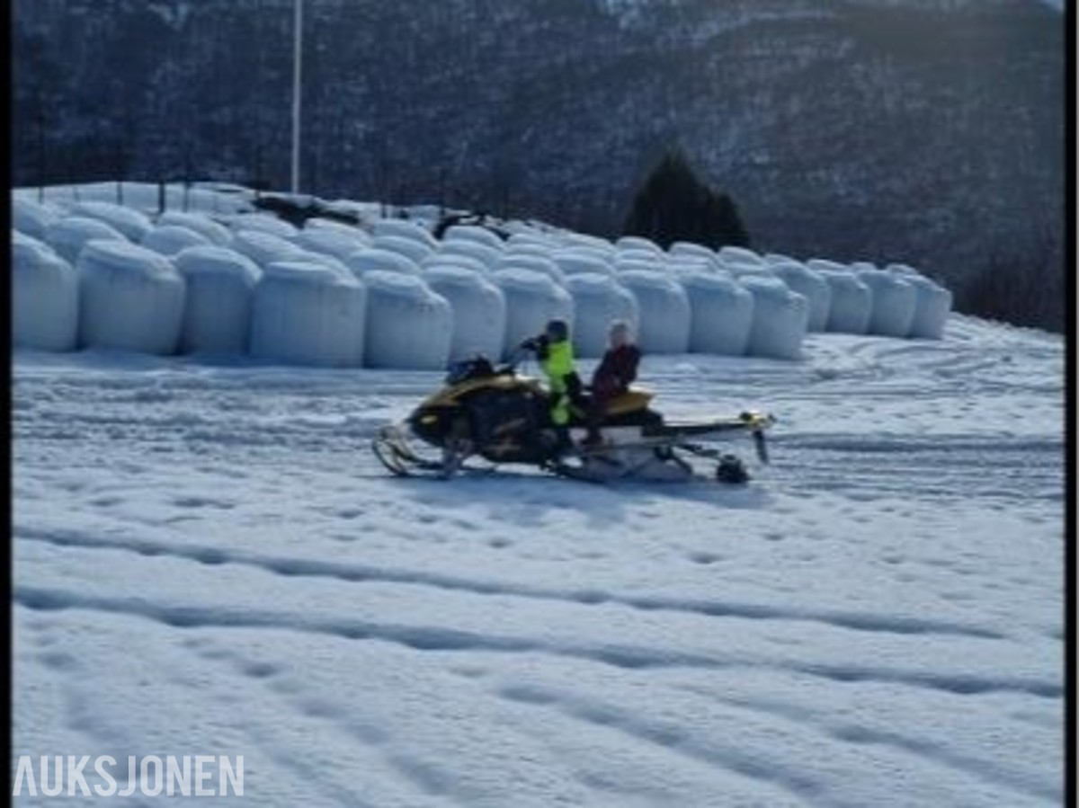 2008 Ski-Doo Summit snøscooter - ingen minstepris