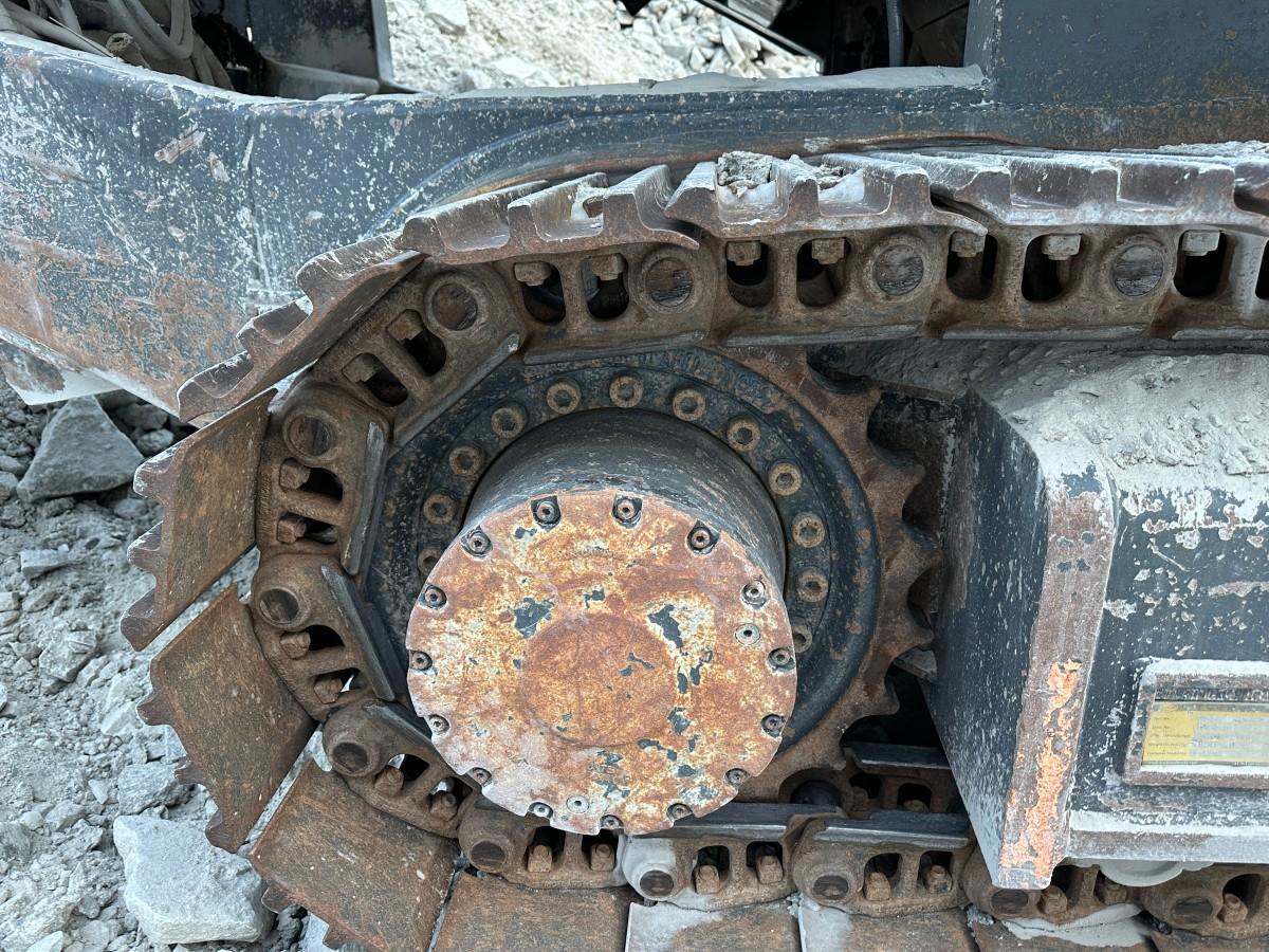 2018 Sandvik UJ440i Kjeftknuser med vibrasjonsmating og magnetband
