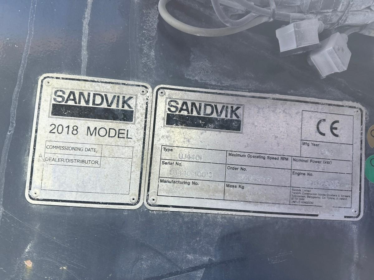 2018 Sandvik UJ440i Kjeftknuser med vibrasjonsmating og magnetband