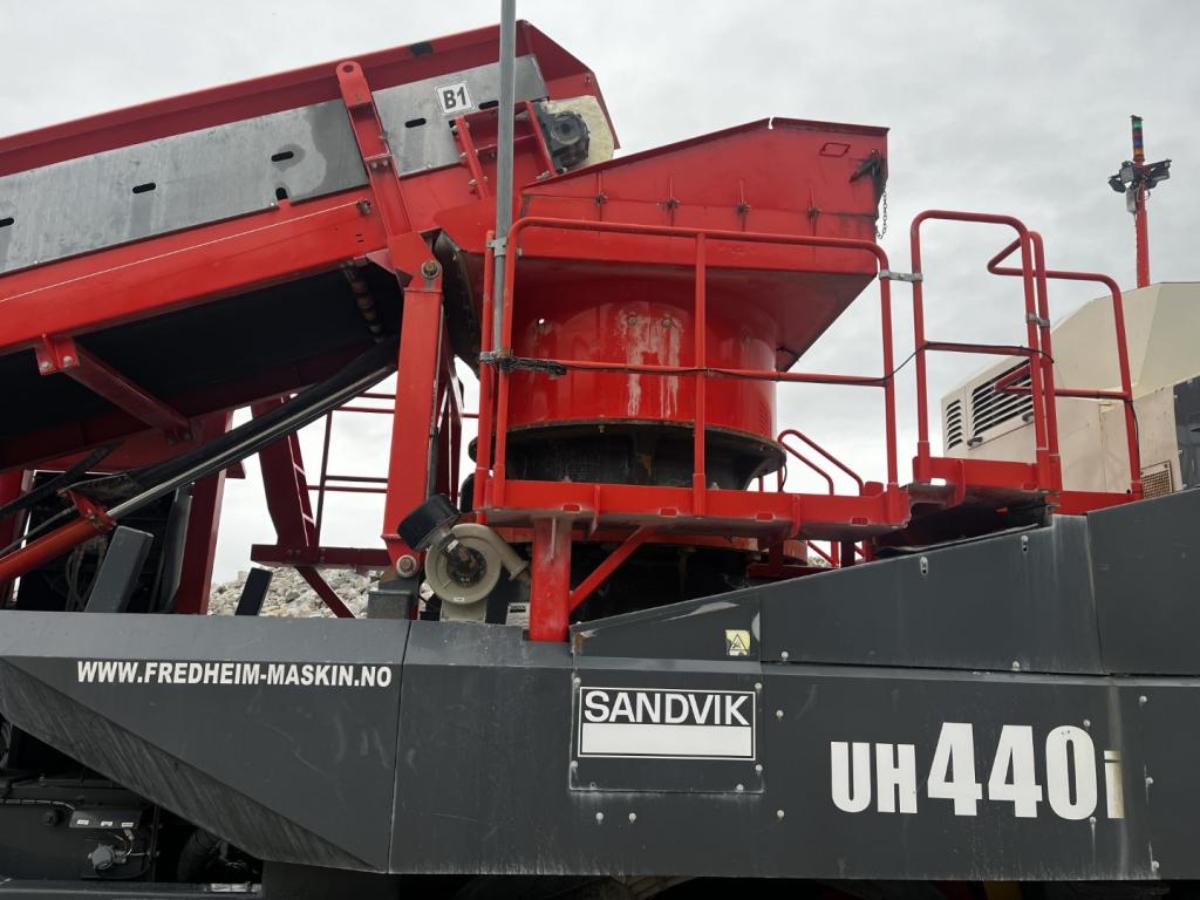 2018 Sandvik UH440i mobil konknuser - cone crusher 