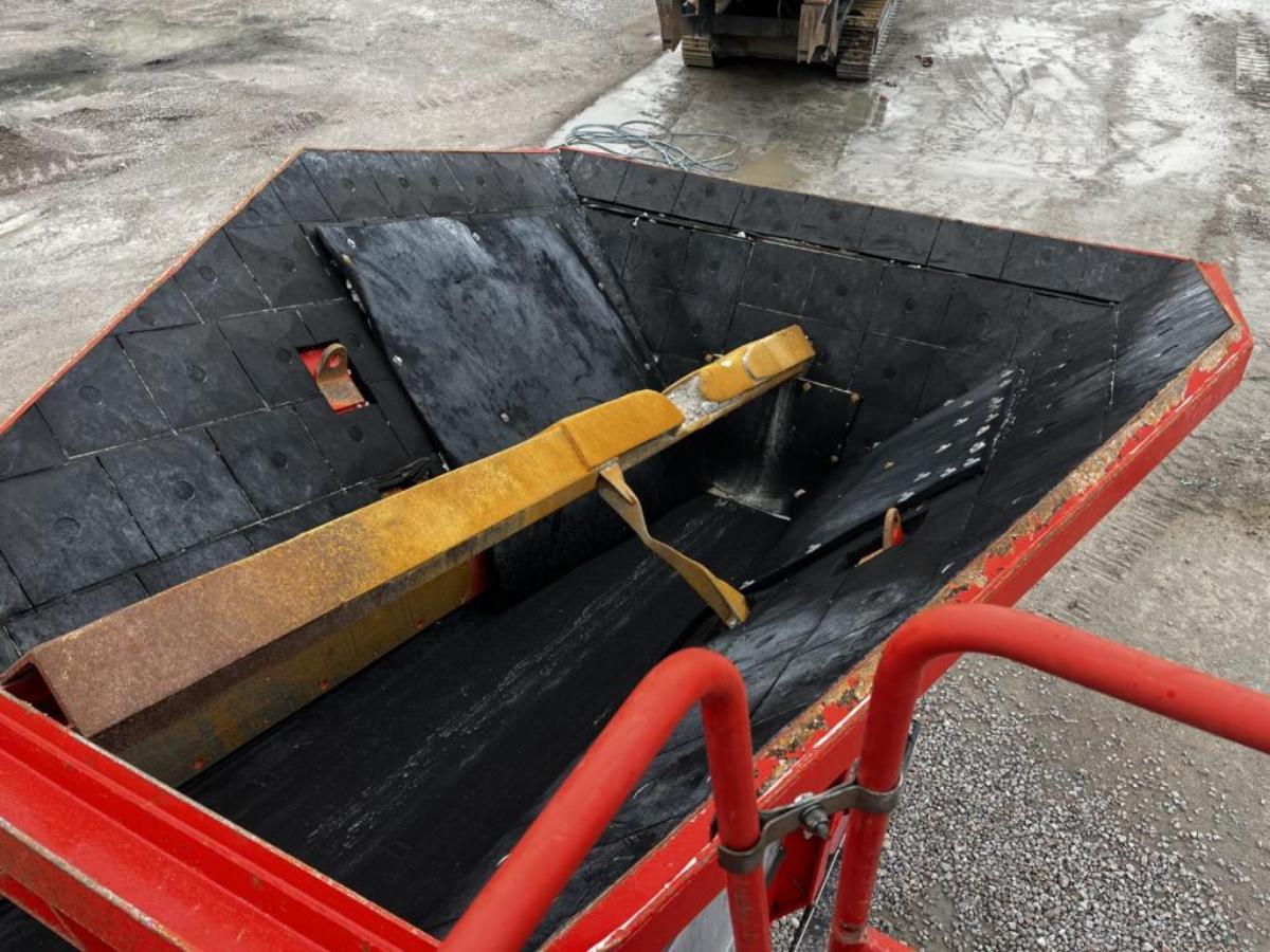 2018 Sandvik UH440i mobil konknuser - cone crusher 