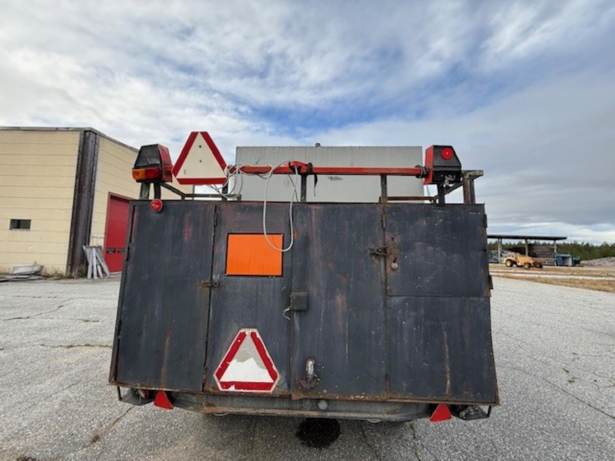 Mannskapsbrakke Oppholdsrom, sentralvarme, seng, verksted og dieseltank