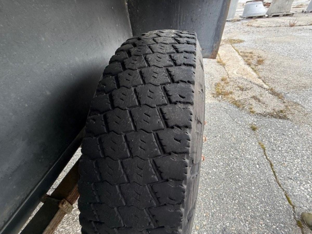 Mannskapsbrakke Oppholdsrom, sentralvarme, seng, verksted og dieseltank