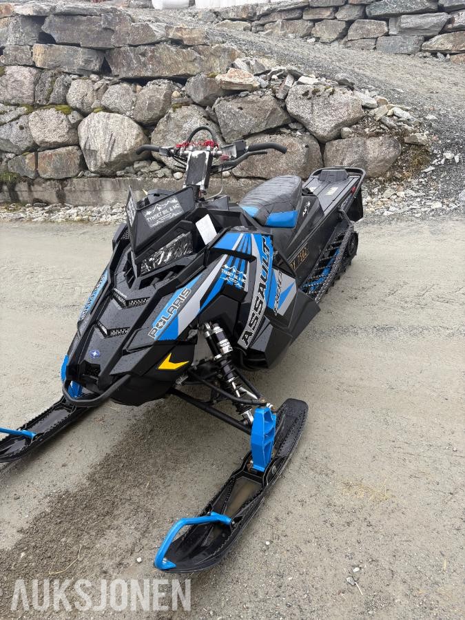 2018 Polaris 800 Switchback Assault Snøscooter
