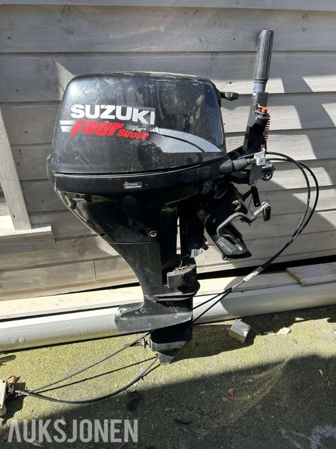 2007 4 takt suzuki 9,9 med 15 hk deksel 