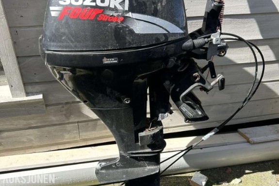2007 4 takt suzuki 9,9 med 15 hk deksel