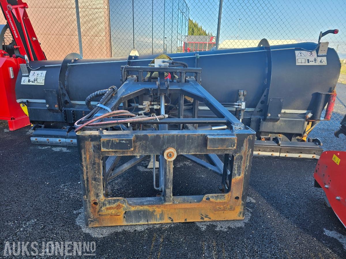 2019 Arctic Machine AM 3700 HPD t2 snøplog med slapsskrape