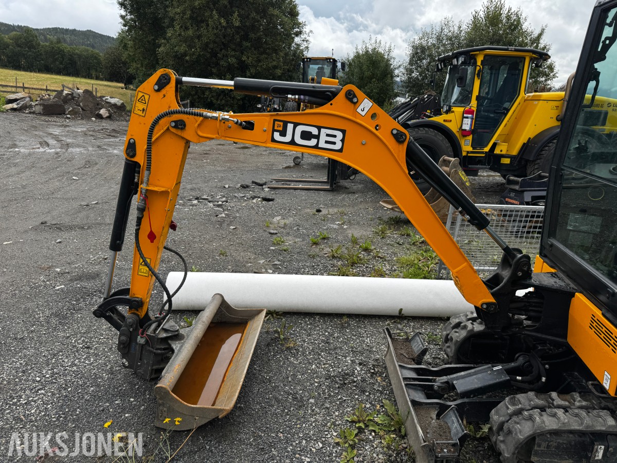 2024 JCB 19 C-1 MINIGRAVER, 3 SKUFFER, PIGGHAMMER, MASKINHENGER, KUN 658 TIMER, UTVIDET GARANTI