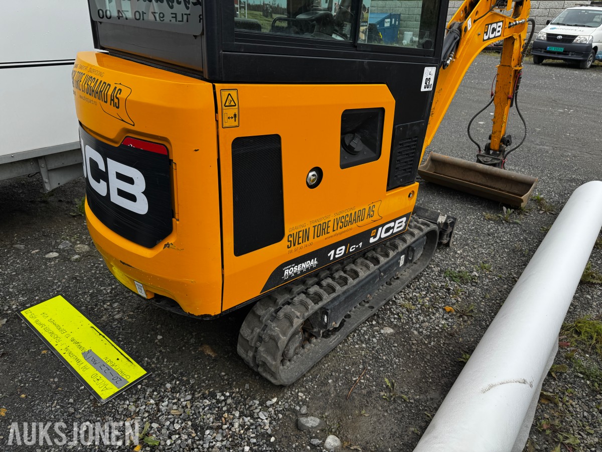 2024 JCB 19 C-1 MINIGRAVER, 3 SKUFFER, PIGGHAMMER, MASKINHENGER, KUN 658 TIMER, UTVIDET GARANTI