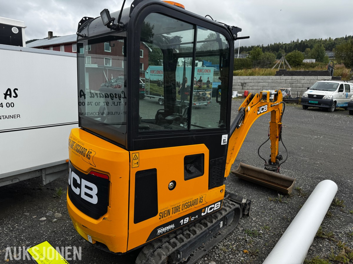 2024 JCB 19 C-1 MINIGRAVER, 3 SKUFFER, PIGGHAMMER, MASKINHENGER, KUN 658 TIMER, UTVIDET GARANTI