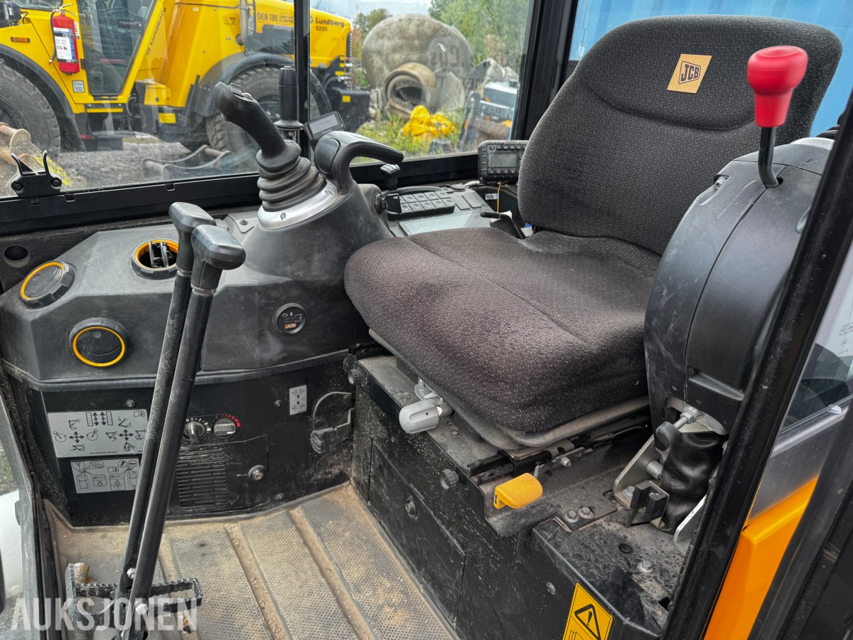 2024 JCB 19 C-1 MINIGRAVER, 3 SKUFFER, PIGGHAMMER, MASKINHENGER, KUN 658 TIMER, UTVIDET GARANTI