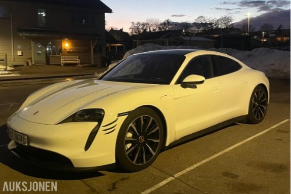 2021 Porsche Taycan 4S PBP 4+1 Sport chrono panorama soltak