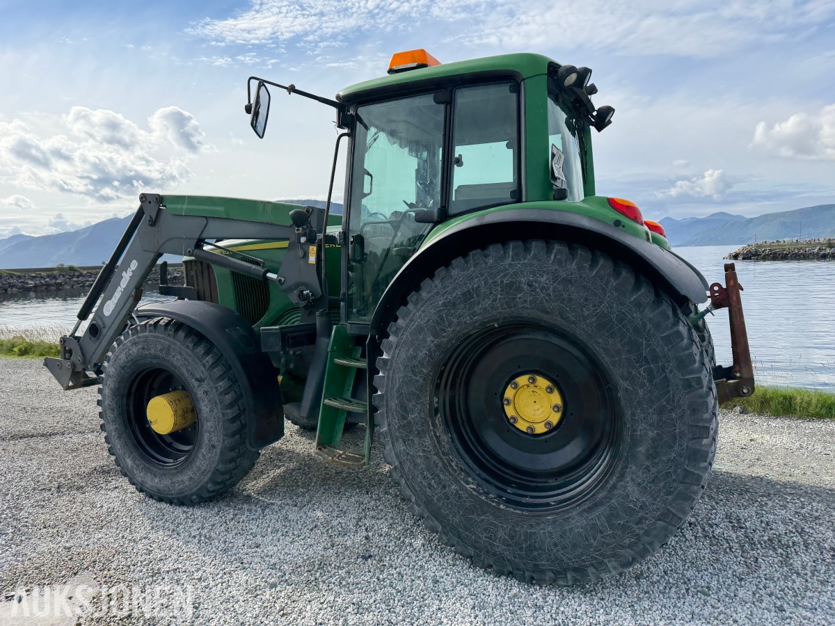 2006 John Deere 6620 - 50 km - Frontlaster - Industridekk med pigg - Nye landbruksdekk - EU Godkjent