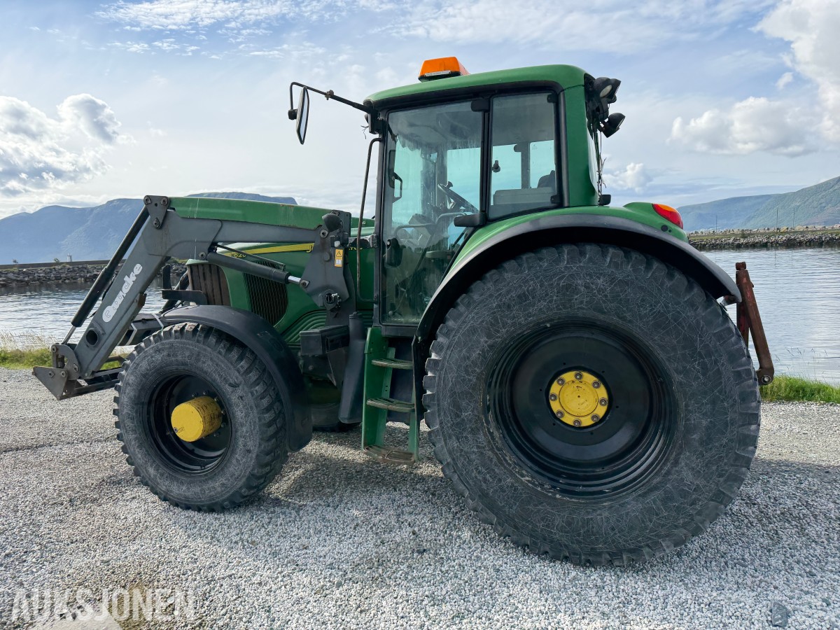 2006 John Deere 6620 - 50 km - Frontlaster - Industridekk med pigg - Nye landbruksdekk - EU Godkjent