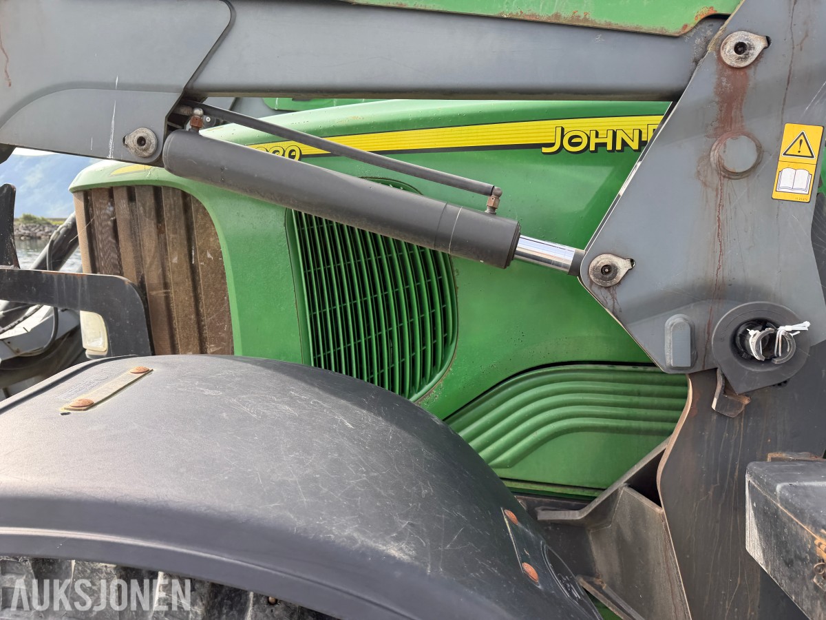2006 John Deere 6620 - 50 km - Frontlaster - Industridekk med pigg - Nye landbruksdekk - EU Godkjent