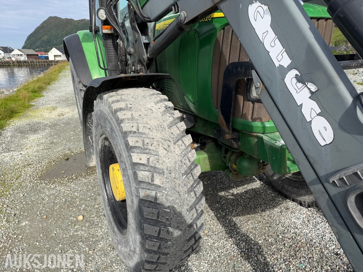 2006 John Deere 6620 - 50 km - Frontlaster - Industridekk med pigg - Nye landbruksdekk - EU Godkjent