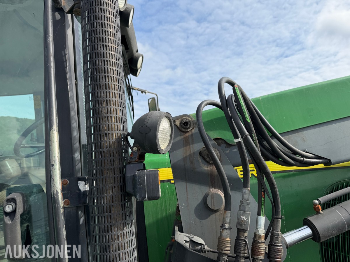 2006 John Deere 6620 - 50 km - Frontlaster - Industridekk med pigg - Nye landbruksdekk - EU Godkjent