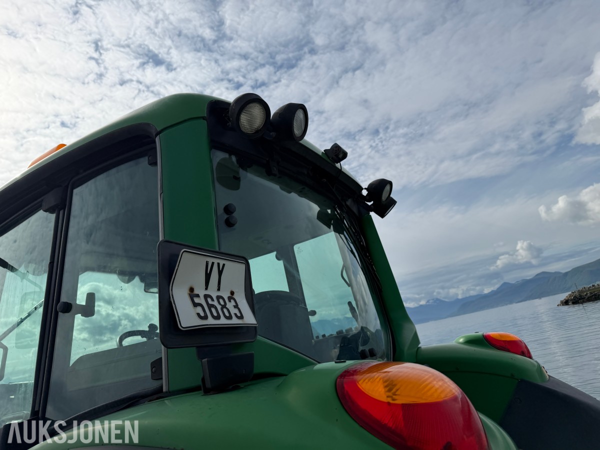 2006 John Deere 6620 - 50 km - Frontlaster - Industridekk med pigg - Nye landbruksdekk - EU Godkjent