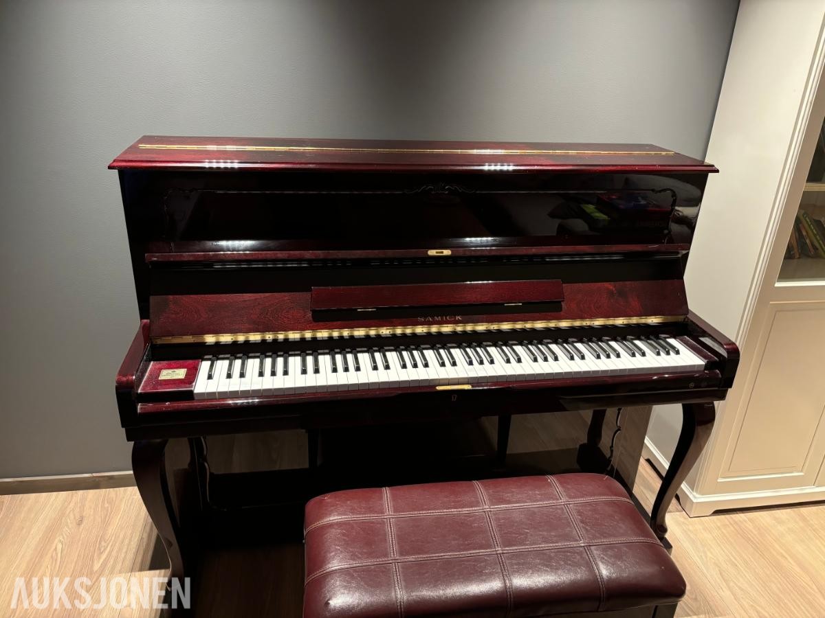 1990 Samick Piano med krakk *Ingen minstepris*