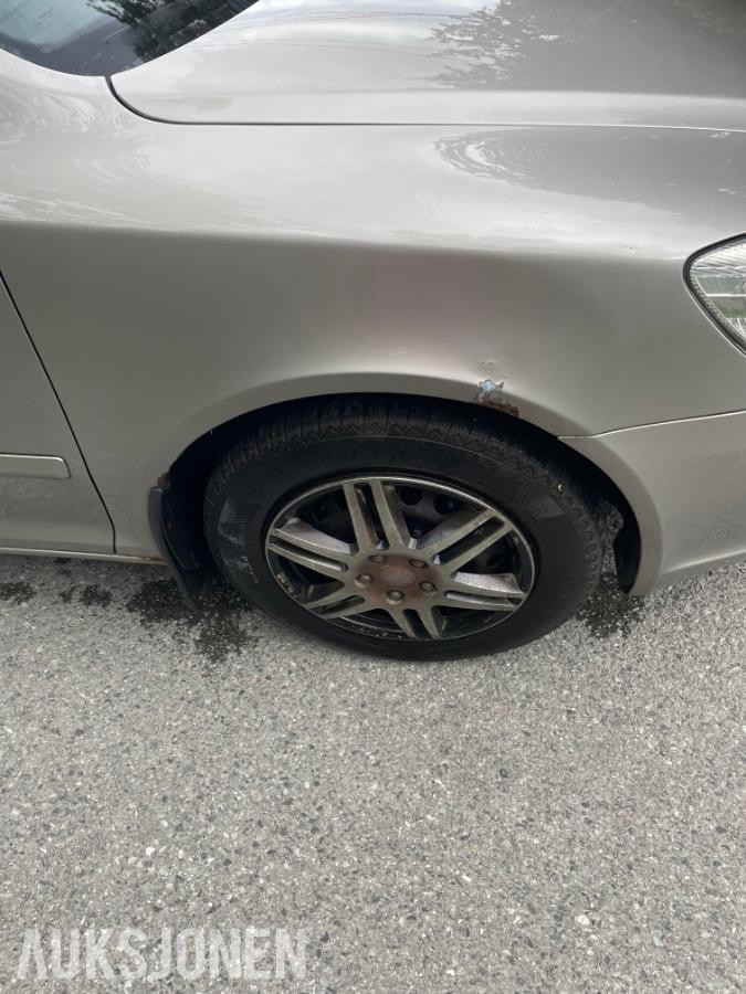 2011 Skoda OCTAVIA stasjonsvogn 105,hk 157200km repobjekt.