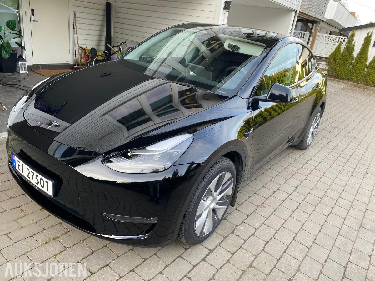 2024 Tesla Model Y, Long Range AWD, 41500km