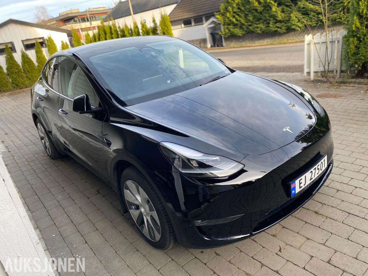 2024 Tesla Model Y, Long Range AWD, 41500km
