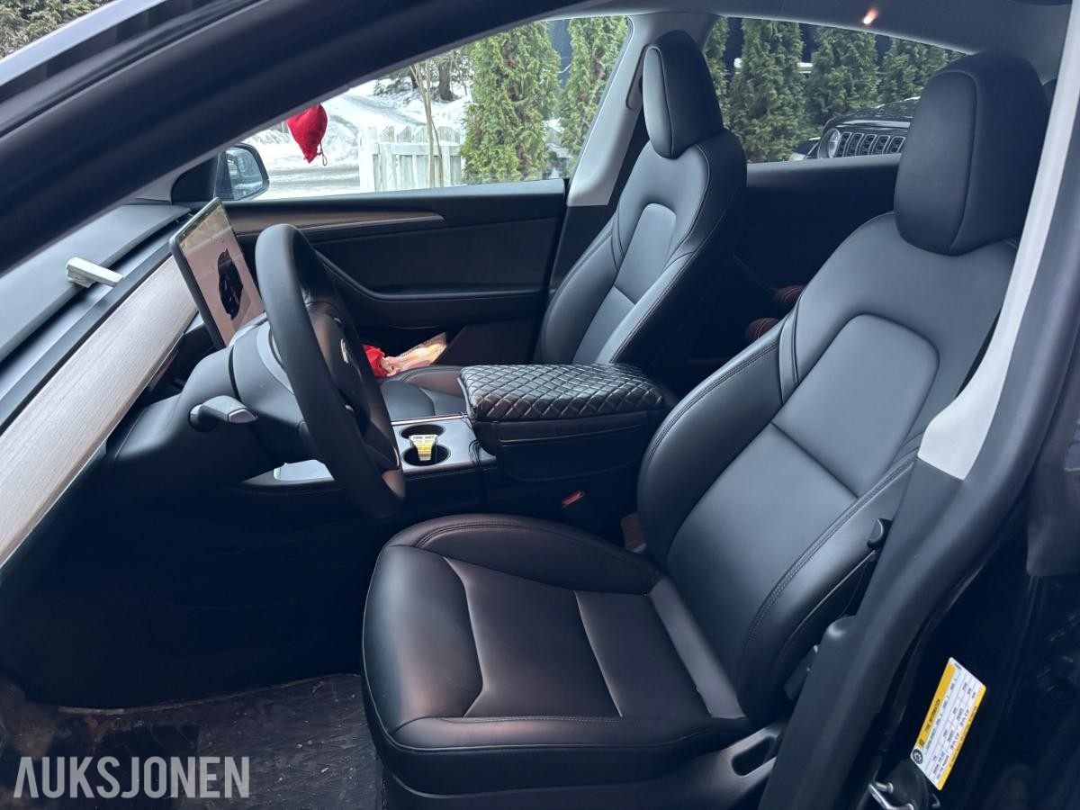 2024 Tesla Model Y, Long Range AWD, 41500km