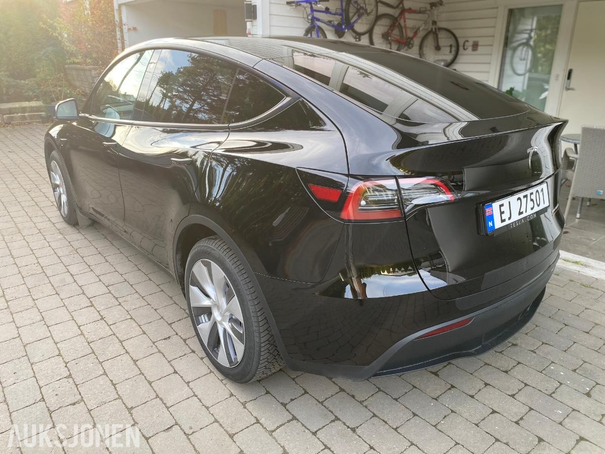 2024 Tesla Model Y, Long Range AWD, 41500km