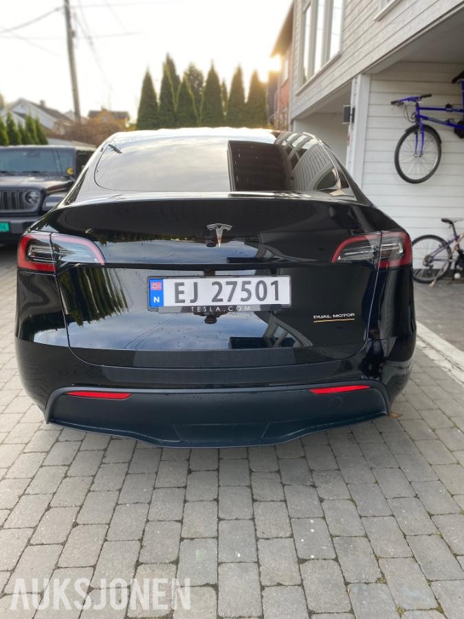 2024 Tesla Model Y, Long Range AWD, 41500km