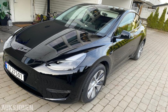 2024 Tesla Model Y, Long Range AWD, 41500km