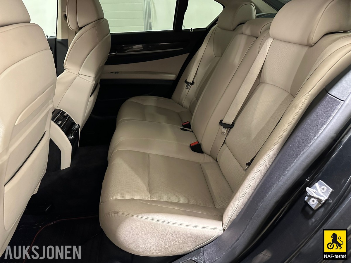 2010 BMW 740D XDRIVE 306 HK AUT ACC VARMER KAMERA HEAD-UP
