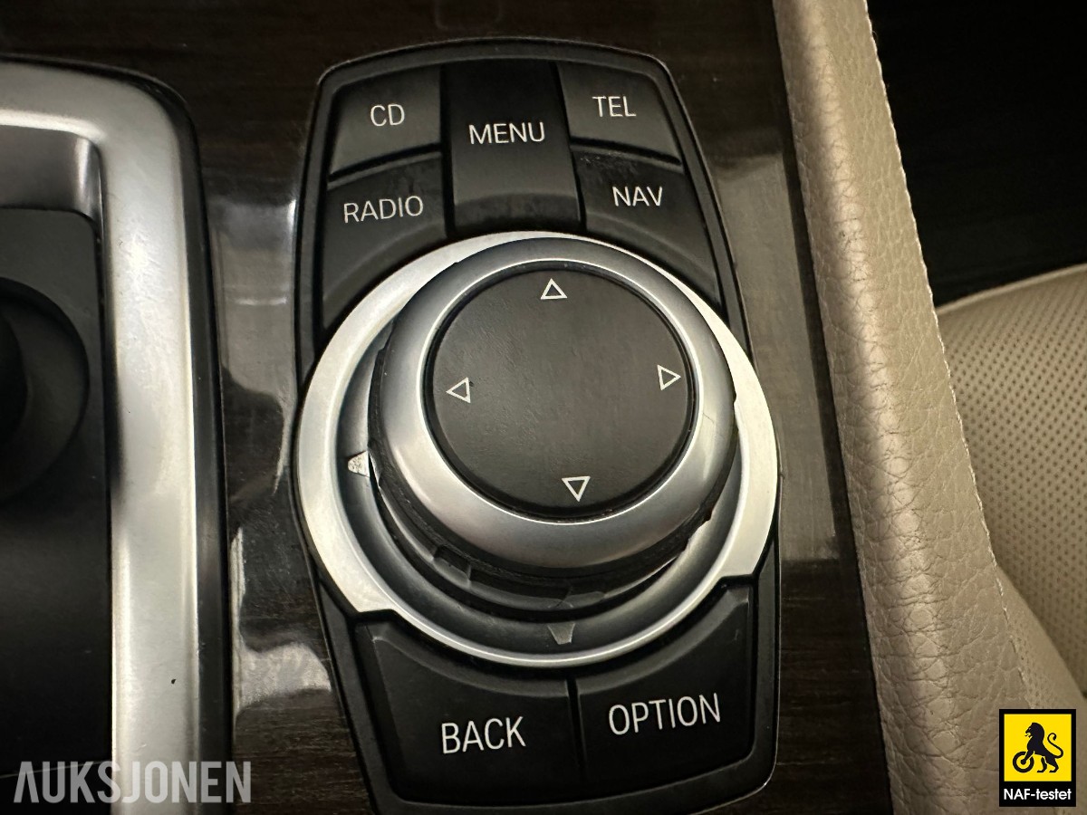 2010 BMW 740D XDRIVE 306 HK AUT ACC VARMER KAMERA HEAD-UP