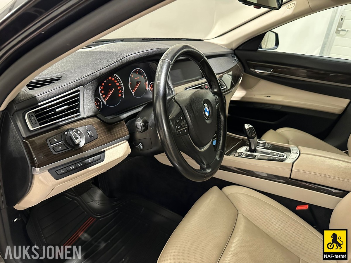 2010 BMW 740D XDRIVE 306 HK AUT ACC VARMER KAMERA HEAD-UP