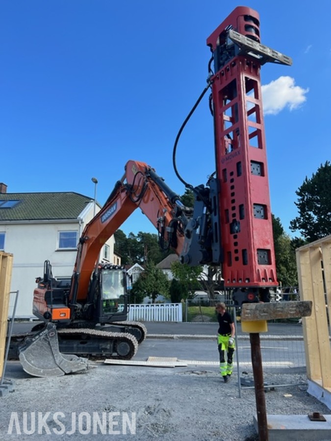 2022 Movax DH-25 pålehammer - S70 feste m/Oilquick-kobling.