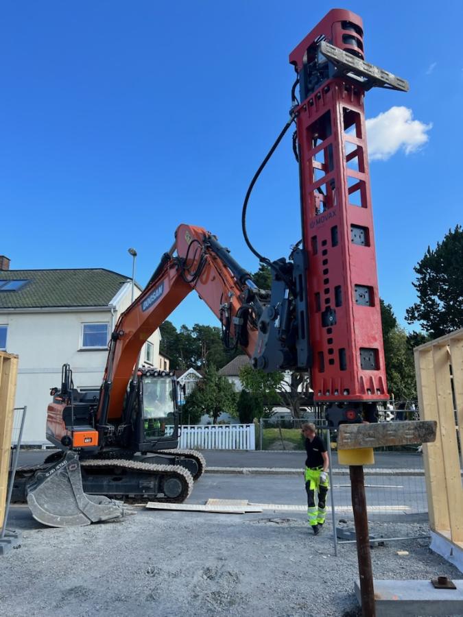 2022 Movax DH-25 pålehammer - S70 feste m/Oilquick-kobling.