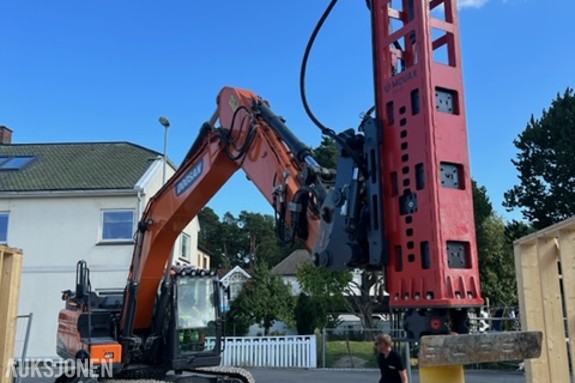 2022 Movax DH-25 pålehammer - S70 feste m/Oilquick-kobling.