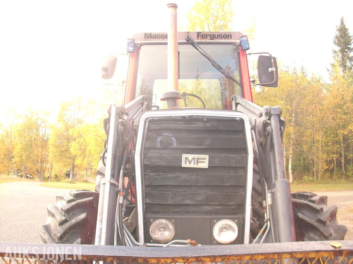 1982 Massey Ferguson MF 590-4 Turbo med Trima laster og skuffe