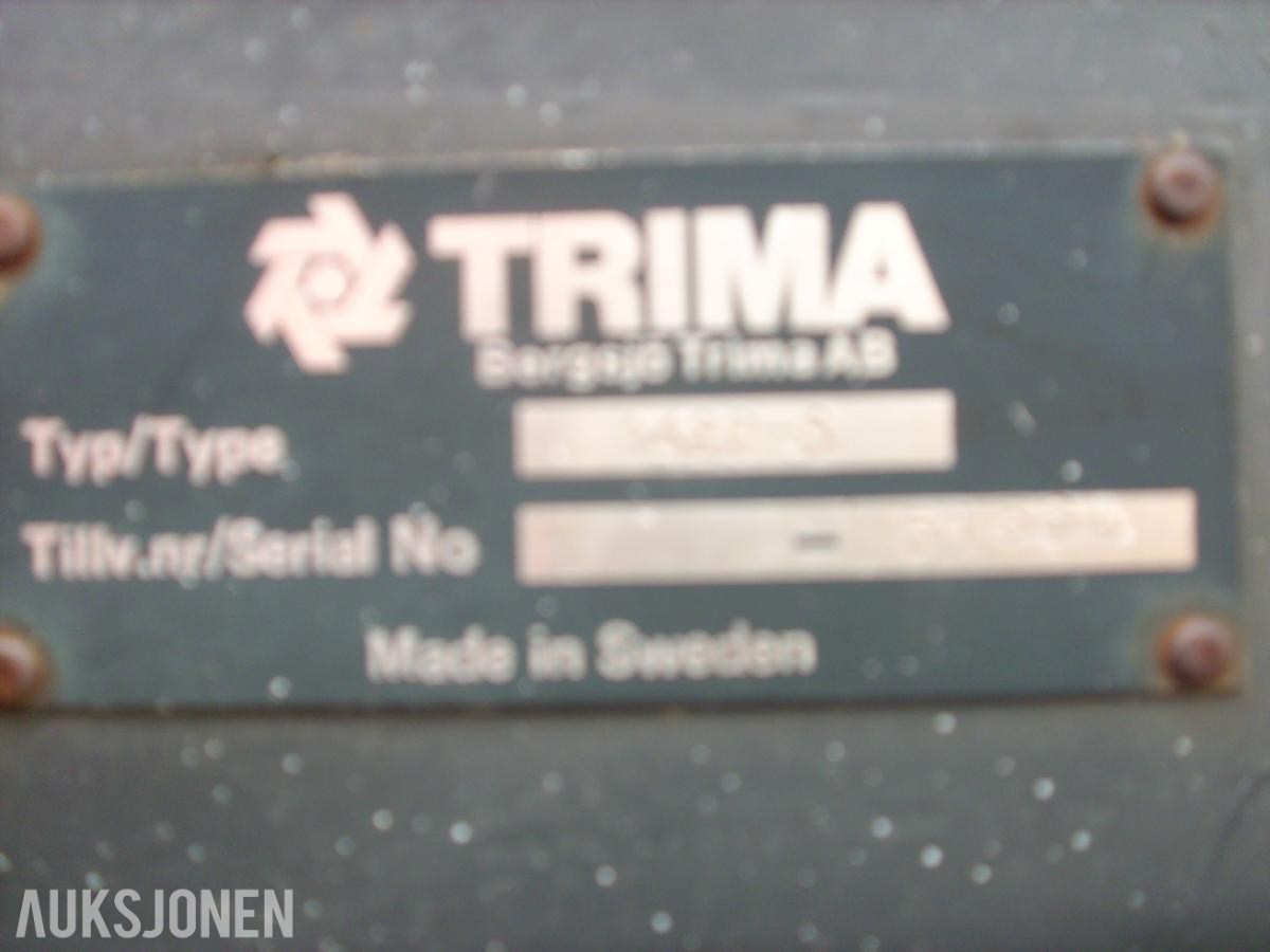 1982 Massey Ferguson MF 590-4 Turbo med Trima laster og skuffe