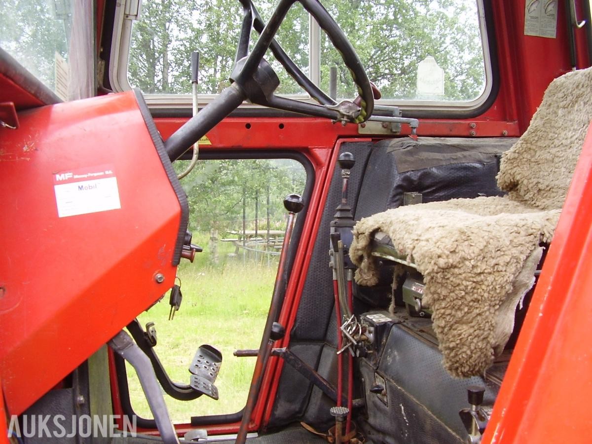 1982 Massey Ferguson MF 590-4 Turbo med Trima laster og skuffe