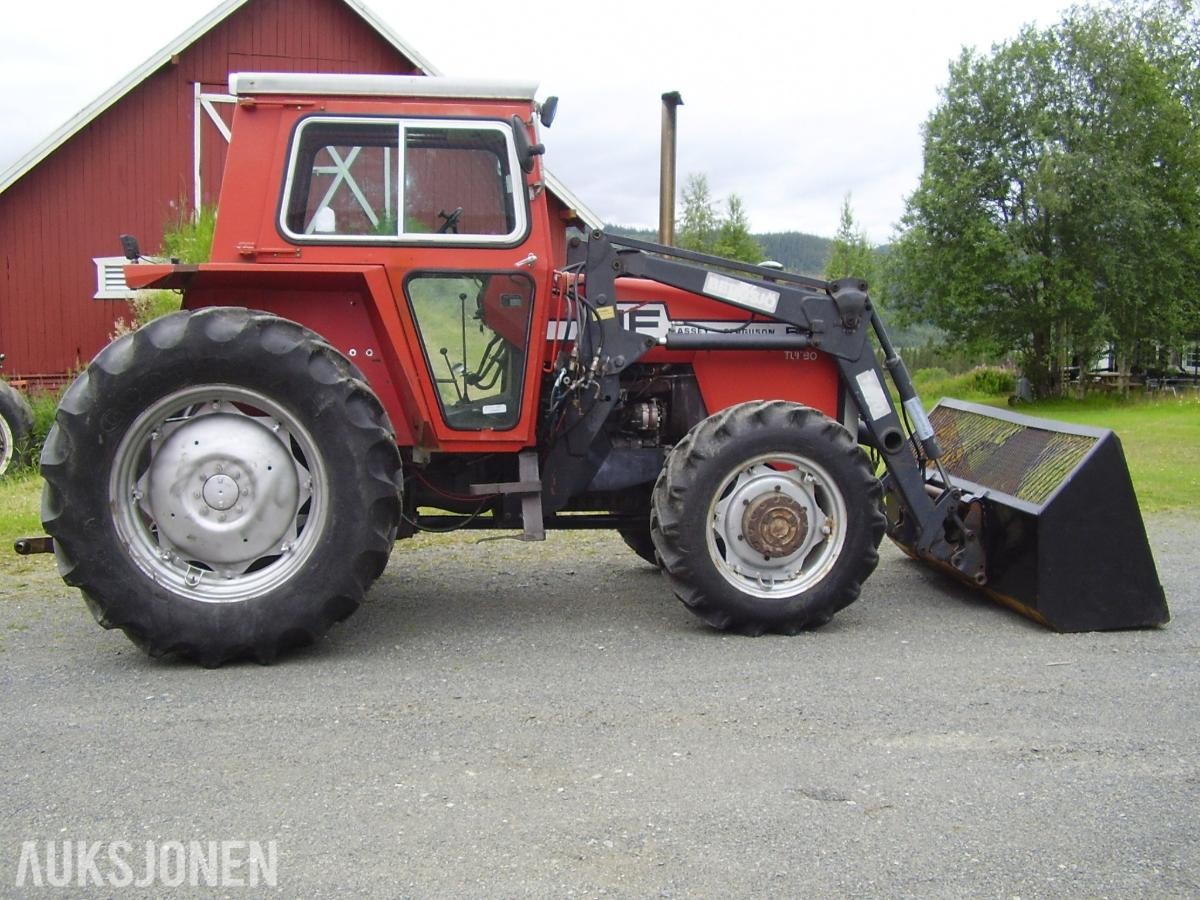 1982 Massey Ferguson MF 590-4 Turbo med Trima laster og skuffe
