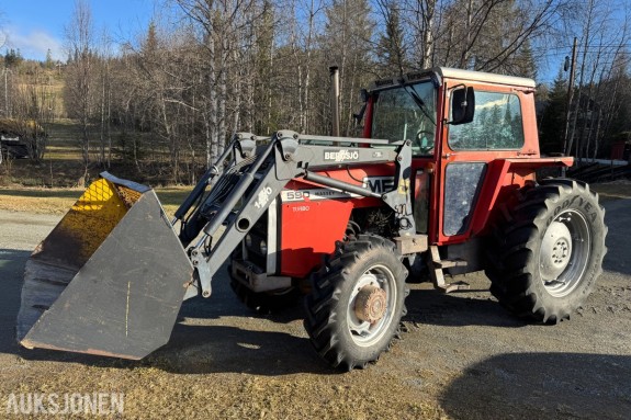 1982 Massey Ferguson MF 590-4 Turbo med Trima laster og skuffe