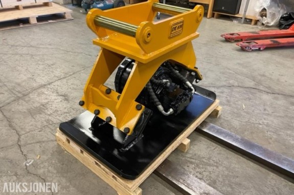 NY HENIMA VIBROPLATE TIL 4-9 TONNS GRAVEMASKIN S50 FESTE M/GARANTI