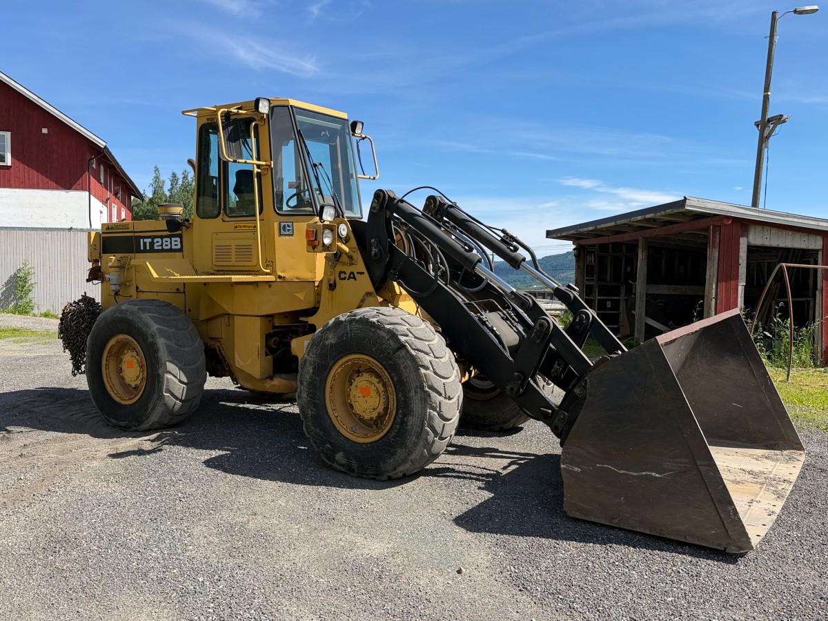 1987 Cat IT28B hjullaster med skuffe