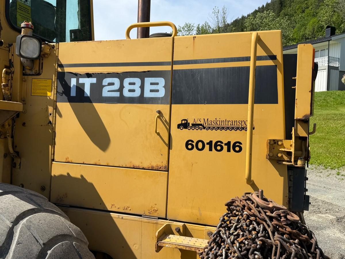 1987 Cat IT28B hjullaster med skuffe