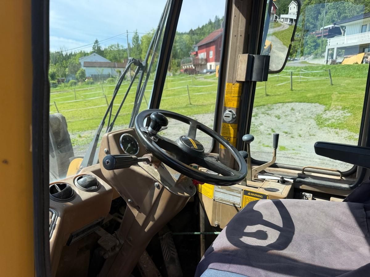 1987 Cat IT28B hjullaster med skuffe