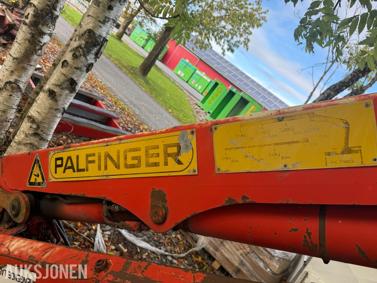 1987 Palfinger PK7000A lastebilkran.