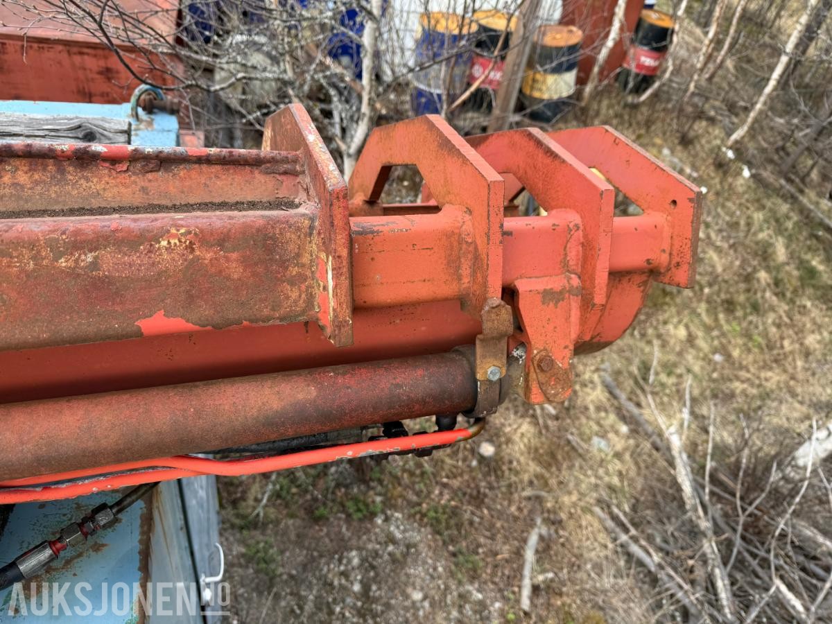 9 meter Hydraulisk betongrenne med radiostyring
