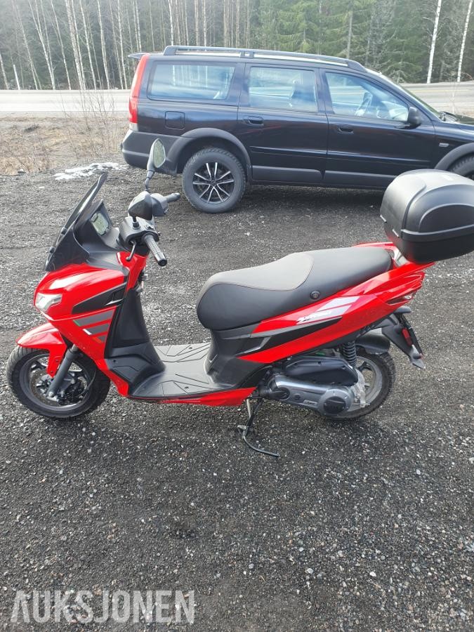 2023 Aprilia SXR 50
