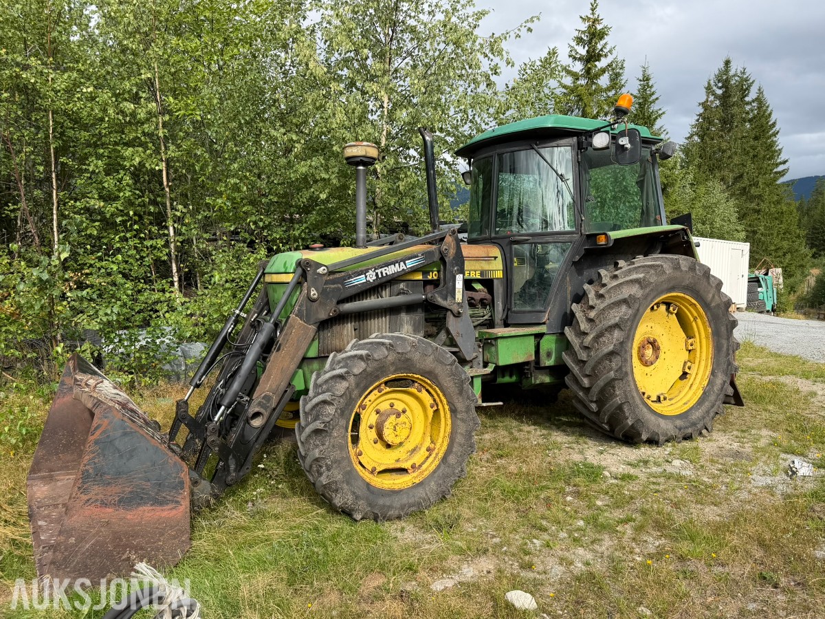 1992 John Deere 3050 S Traktor med skogsvinsj
